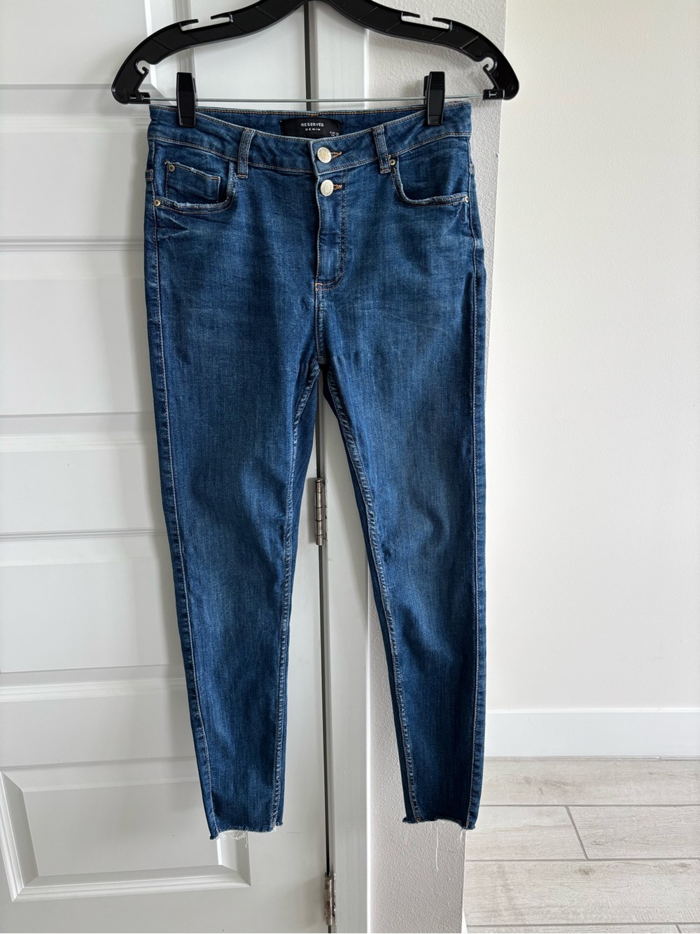 RESERVED Mid-Rise Ankle Skinny Jeans in Deep Blue Wash Eur 38